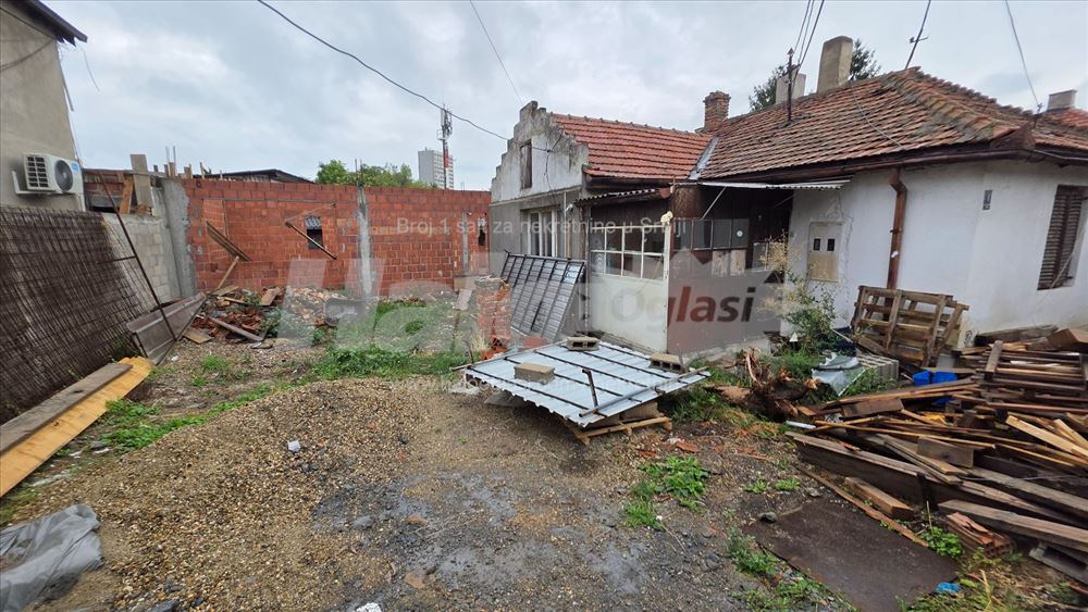 Kucu na Vozdovacu,Dusanovac,Gorička,sama na placu — 4