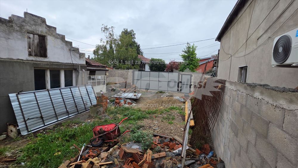 Kucu na Vozdovacu,Dusanovac,Gorička,sama na placu — 6
