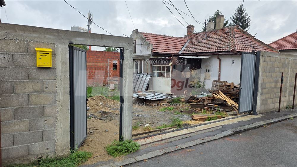 Kucu na Vozdovacu,Dusanovac,Gorička,sama na placu — 10
