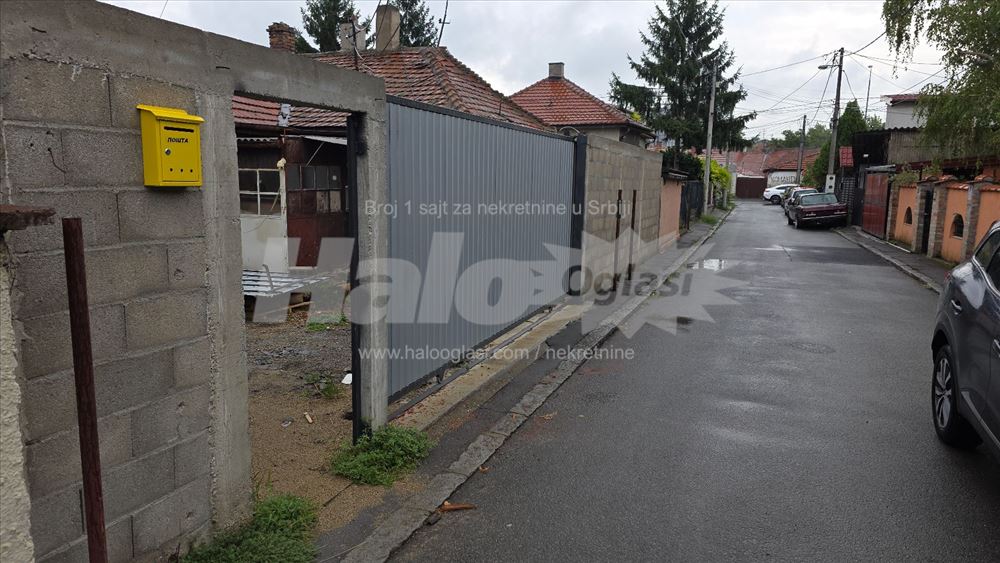 Kucu na Vozdovacu,Dusanovac,Gorička,sama na placu — 13