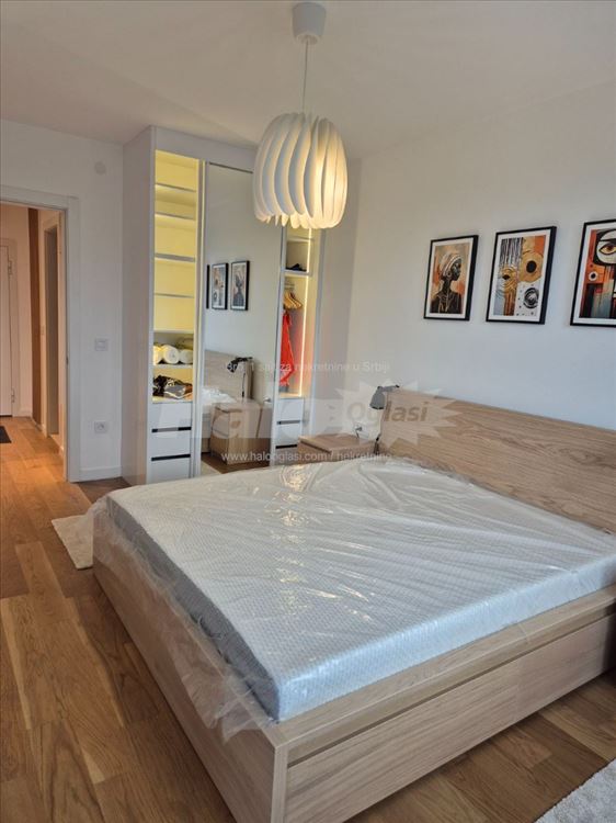 Lastavice, 55m² + garažno mesto — lux namešten dvo — 2