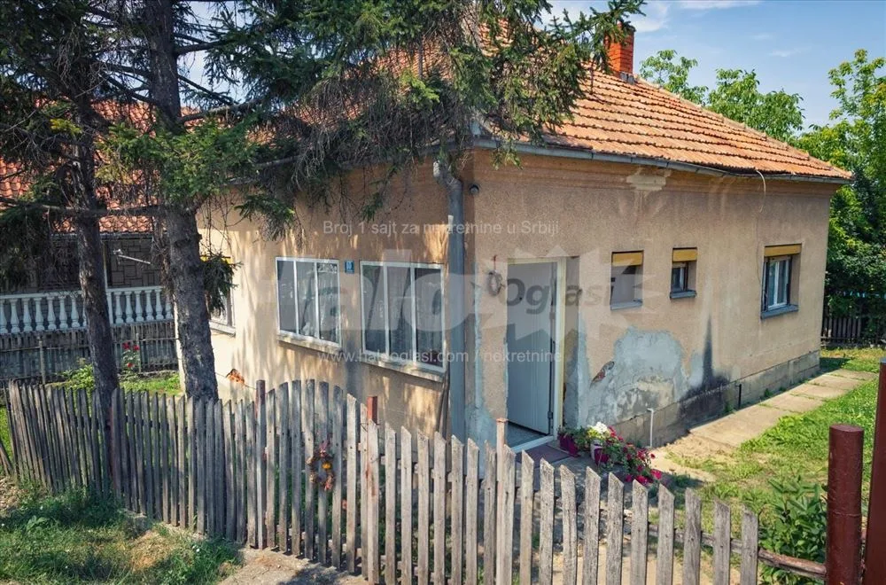 Lazarevac - kuća sa placem, 400m od centra — 2
