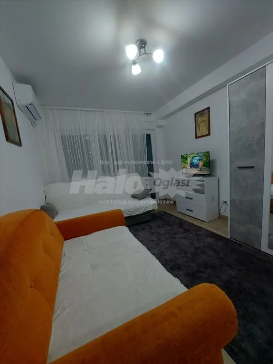 Ledine garsonjera — 3