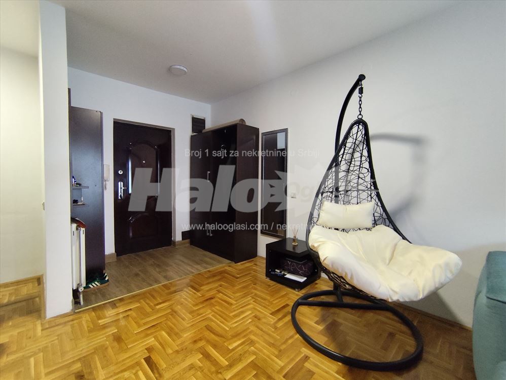 Lekino brdo: Namešten 2.5 stan (53m2) + garaža — 4