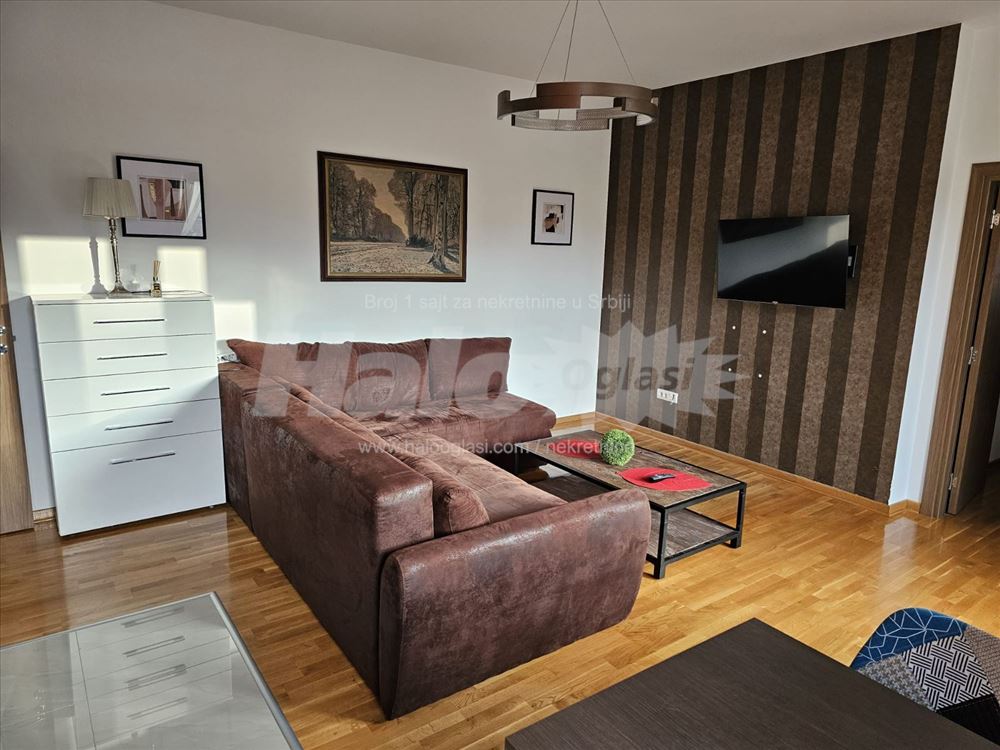 Lekino brdo, stan i garaza, dve spavace — 2