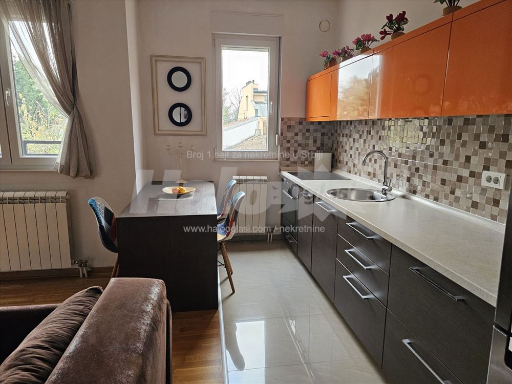 Lekino brdo, stan i garaza, dve spavace — 4