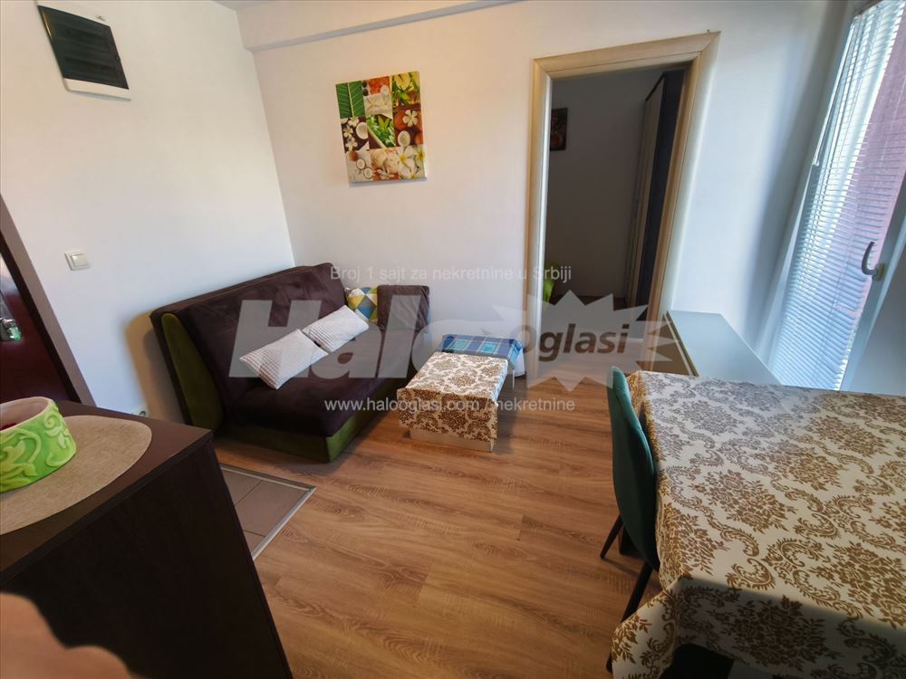 Lep 1,5 Stan 35m,Zemun ,Altina, ,330eur — 4