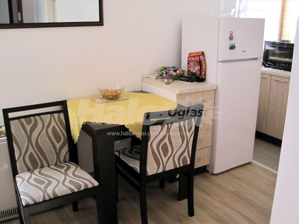Lep 1,5 Stan 35m,Zemun ,Altina, ,330eur — 10
