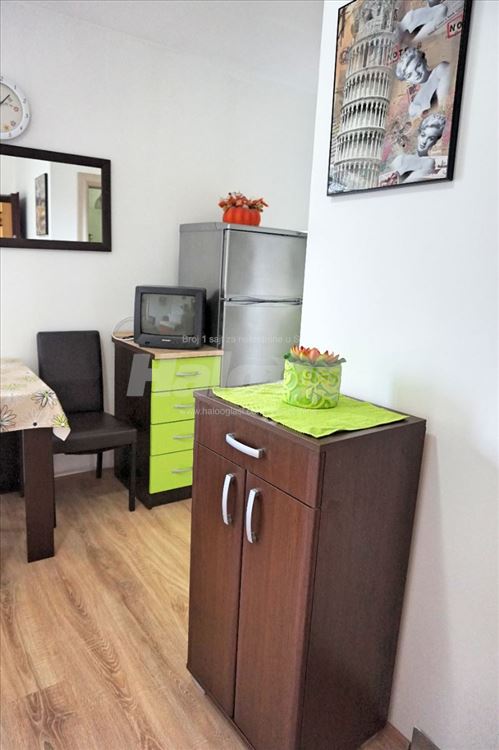 Lep 1,5 Stan 35m,Zemun ,Altina, ,330eur — 13