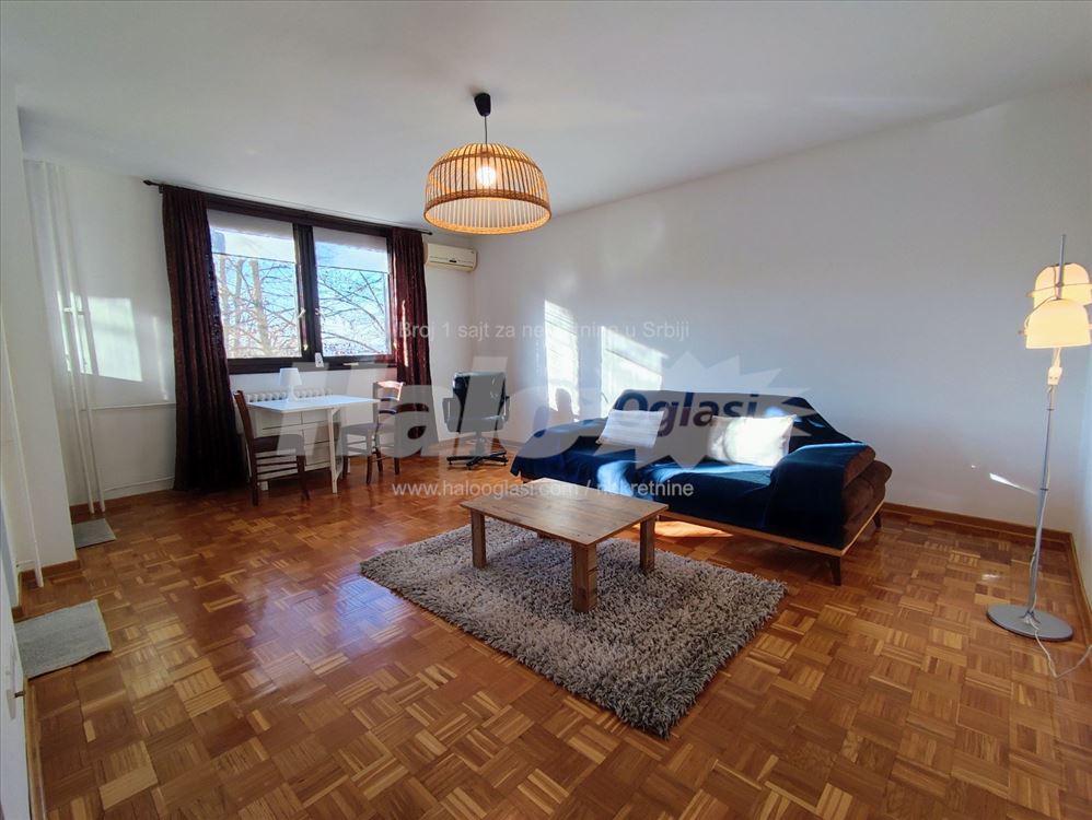 Lep dvosoban na odlicnoj lokaciji / Mirijevo 4 — 2