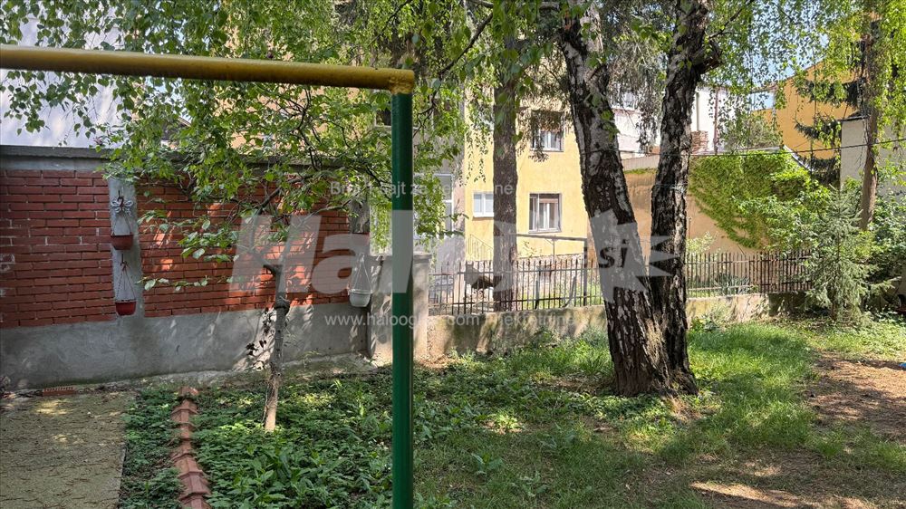 Lep i prostran stan u suterenu porodične kuće — 7