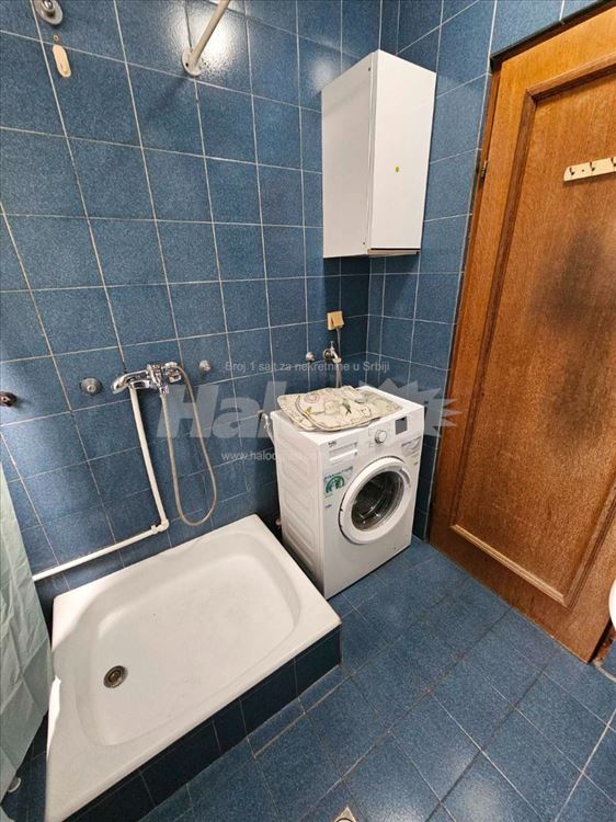 Lep, namešten, Autokomanda, Voždovac — 6