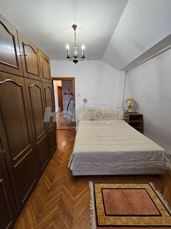 Lep, namešten, Autokomanda, Voždovac — 11