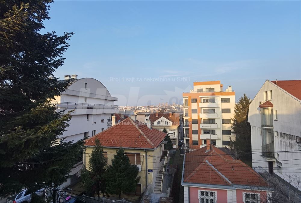 Lep, namešten, Autokomanda, Voždovac — 12