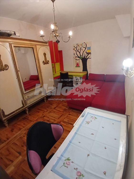 Lep, povoljan i odmah useljiv stan u mirnom kraju — 8
