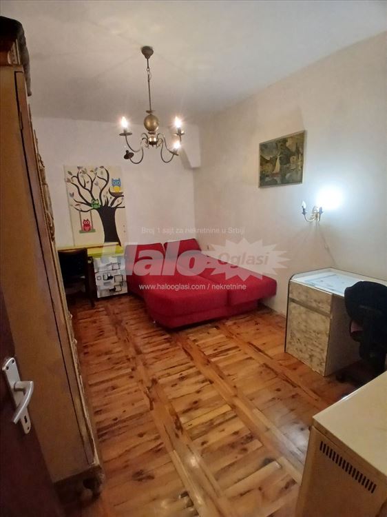 Lep, povoljan i odmah useljiv stan u mirnom kraju — 9