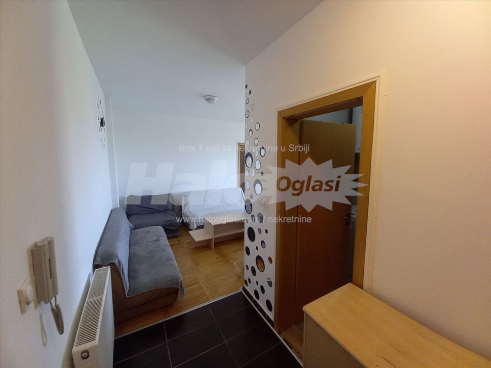 Lep stan u blizini Farmaceutskog fakulteta — 3