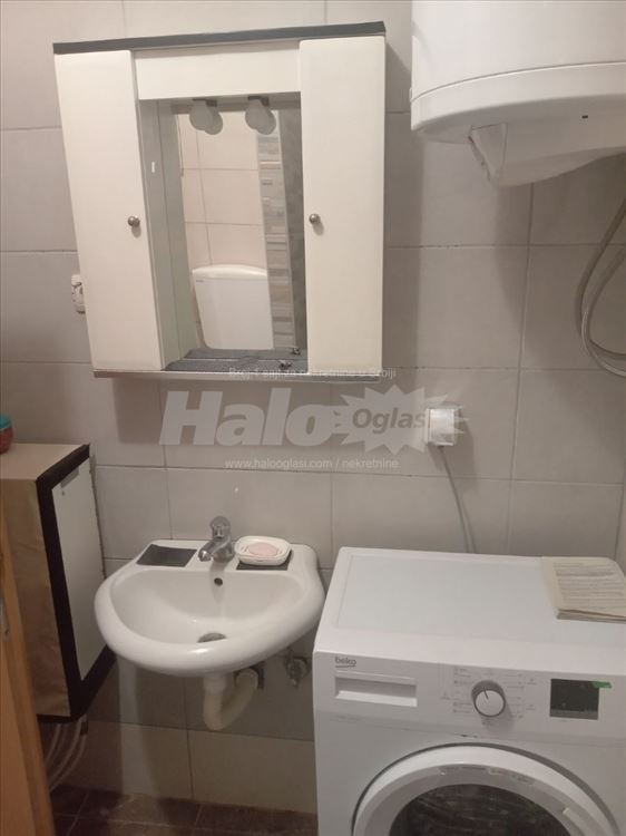 Lep stan u blizini Farmaceutskog fakulteta — 9