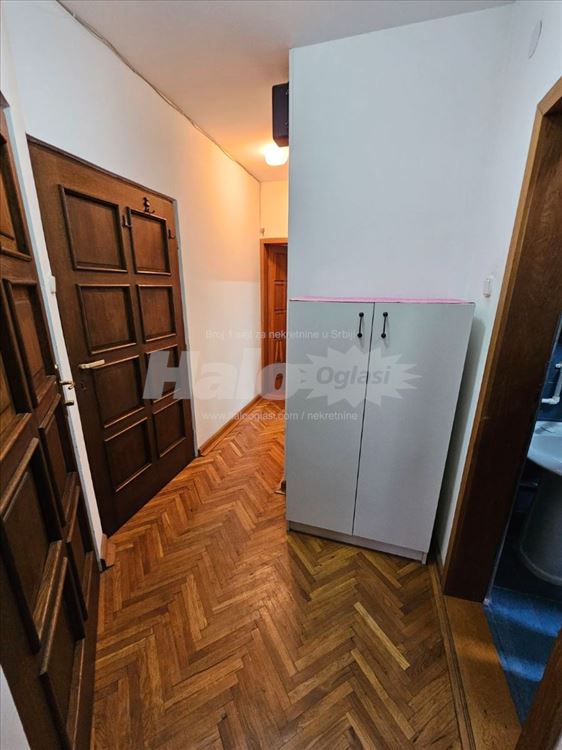 Lep, uredan, namešten, Autokomanda, Borisavljevice — 11