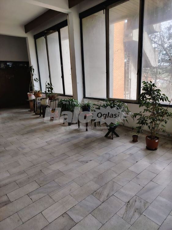 Lepa garsonjera na Karaburmi — 8