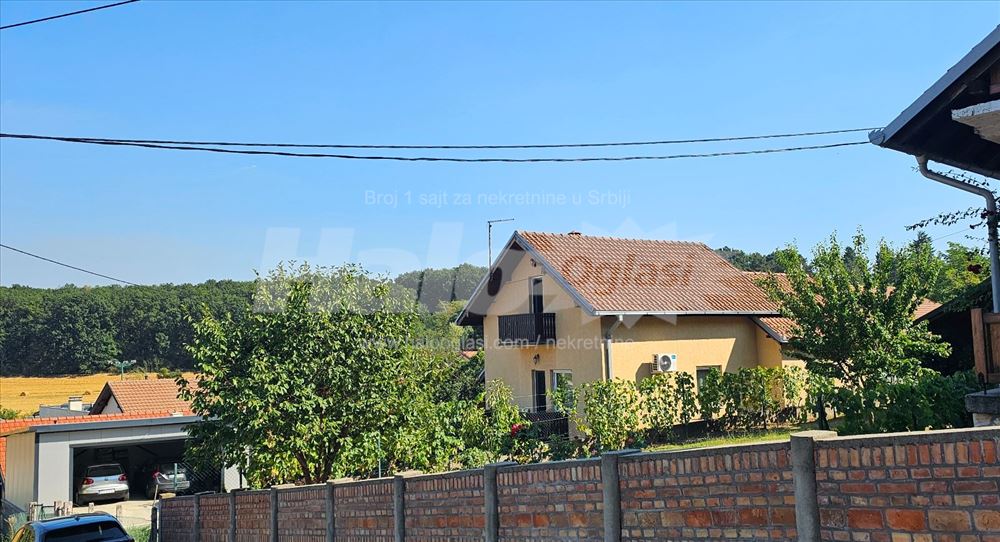 Lepa kuća uz avalsku šumu, malo i mirno naselje — 4