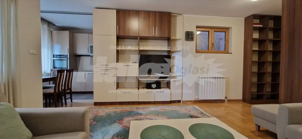 Lion,Ulcinjska, trosoban 65 m2, sa garažnim mestom — 2