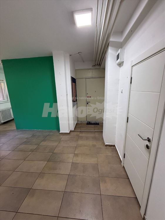 Lokal Banovo brdo, Požeška 37, 28m2 — 2