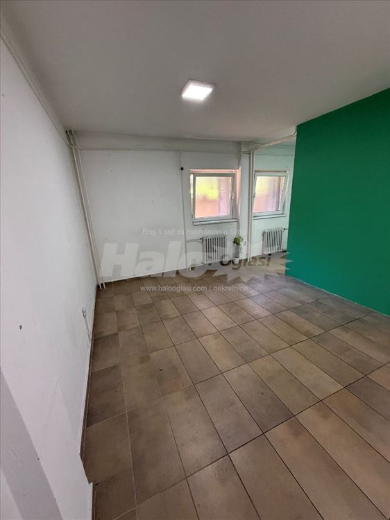 Lokal Banovo brdo, Požeška 37, 28m2 — 3