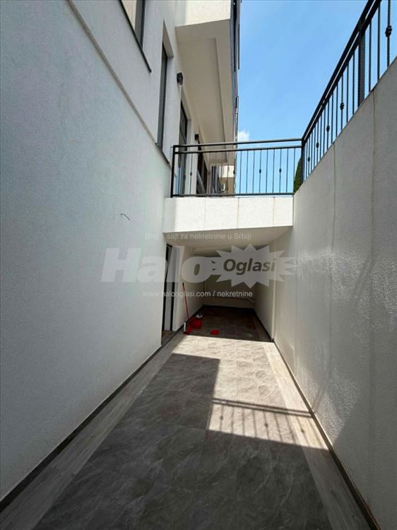 Lokal kod Cvetka + parking - Ljube Davidovića 8 — 10