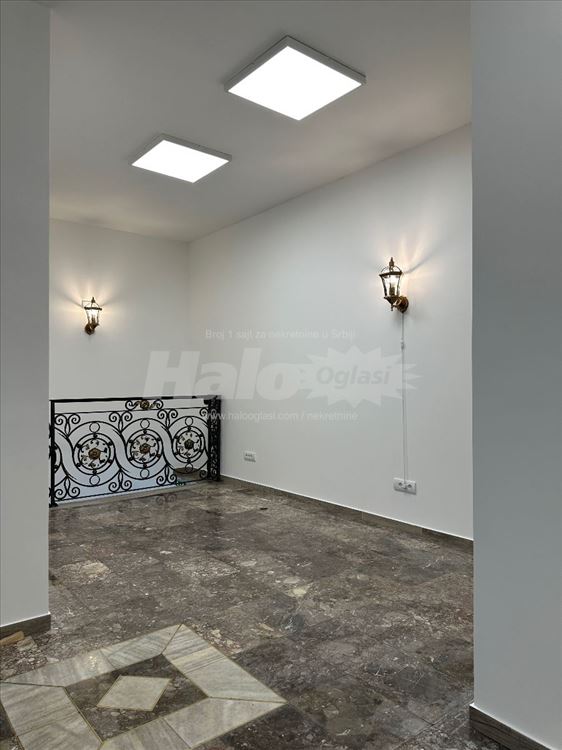 Lokal u centru-pasaž Knez Mihajova i Čika Ljubina — 8