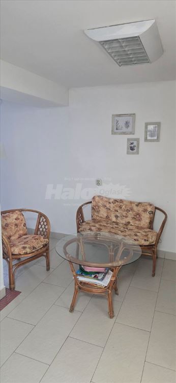 Lokal, Zemun, Cara Dusana 99 — 3