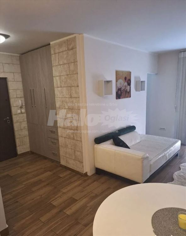 Luksuzan stan Banatska-Zemun 35m2, od 26.01 — 2