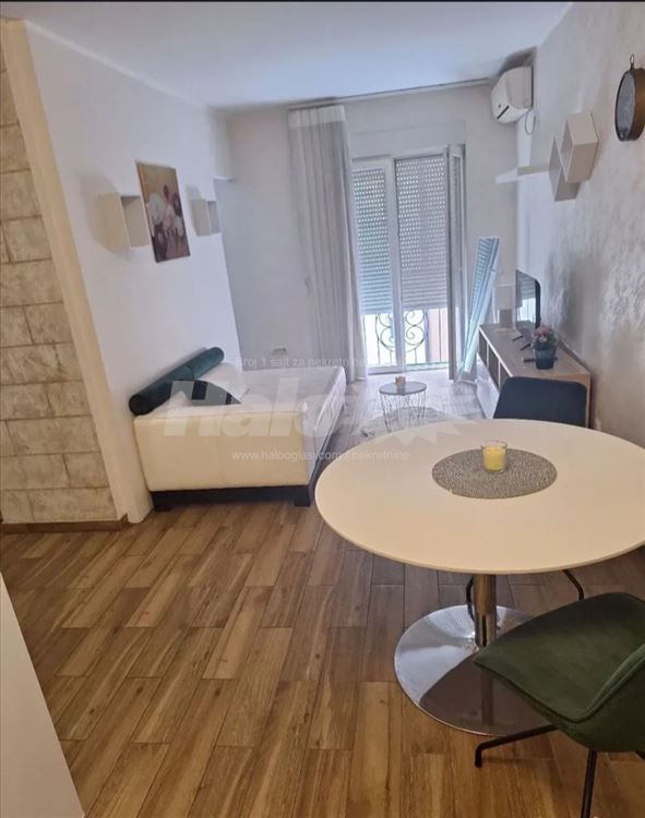 Luksuzan stan Banatska-Zemun 35m2, od 26.01 — 8