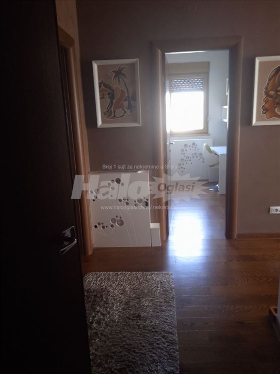 luksuzan stan na Voždovcu sa garažom — 15