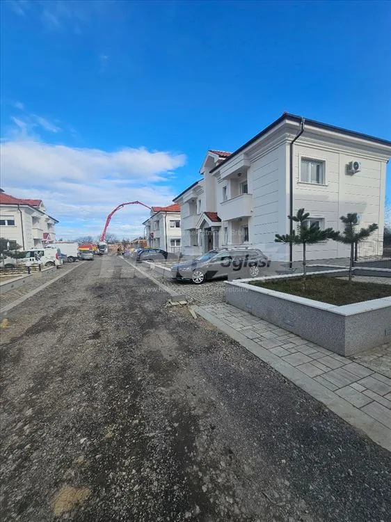 Luksuzan stan u izgradnji- Surčin (Jakovo) — 4