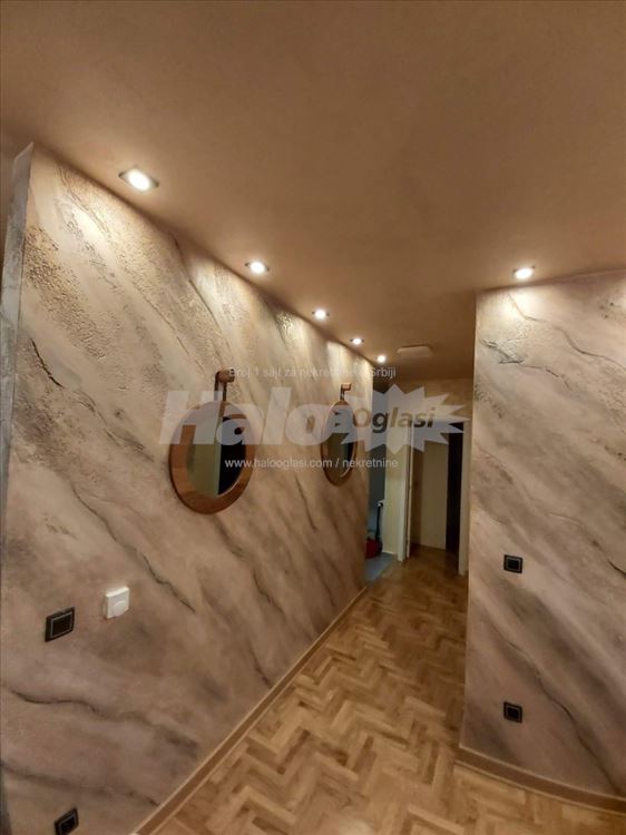 Luksuzan trosoban namesten stan 60m2 — 2
