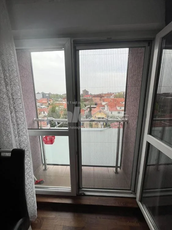 Luksuzan trosoban stan, pocetak Altine uknjizen — 12