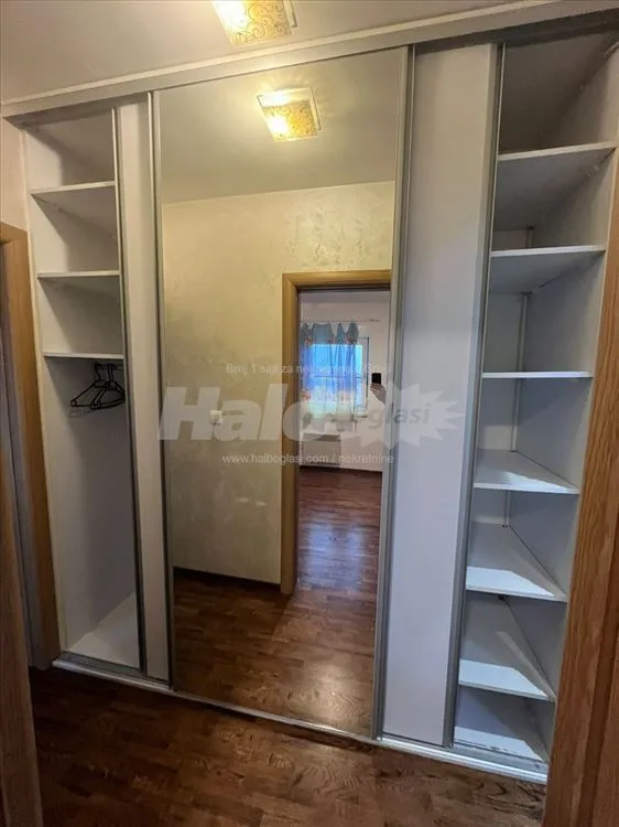 Luksuzan trosoban stan, pocetak Altine uknjizen — 13