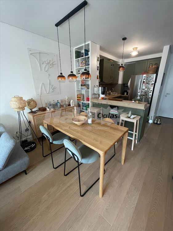 Luksuzan trosoban stan u zgradi Kennedy residence — 3