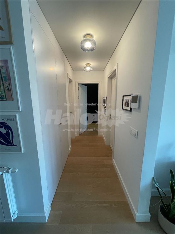 Luksuzan trosoban stan u zgradi Kennedy residence — 14