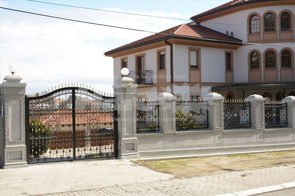 Luksuzna vila na Dedinju — 2