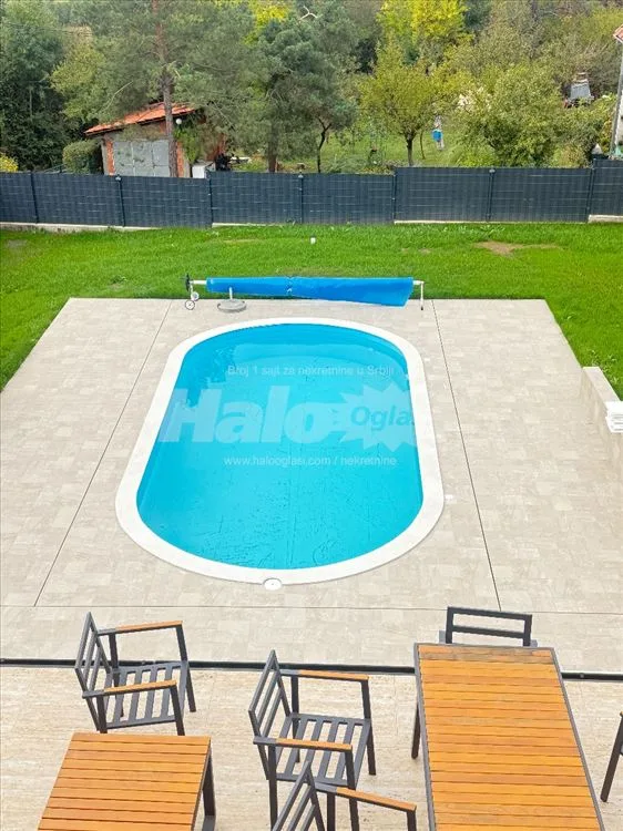 Luksuzna vila sa bazenom samo 30 min od Beograda — 4