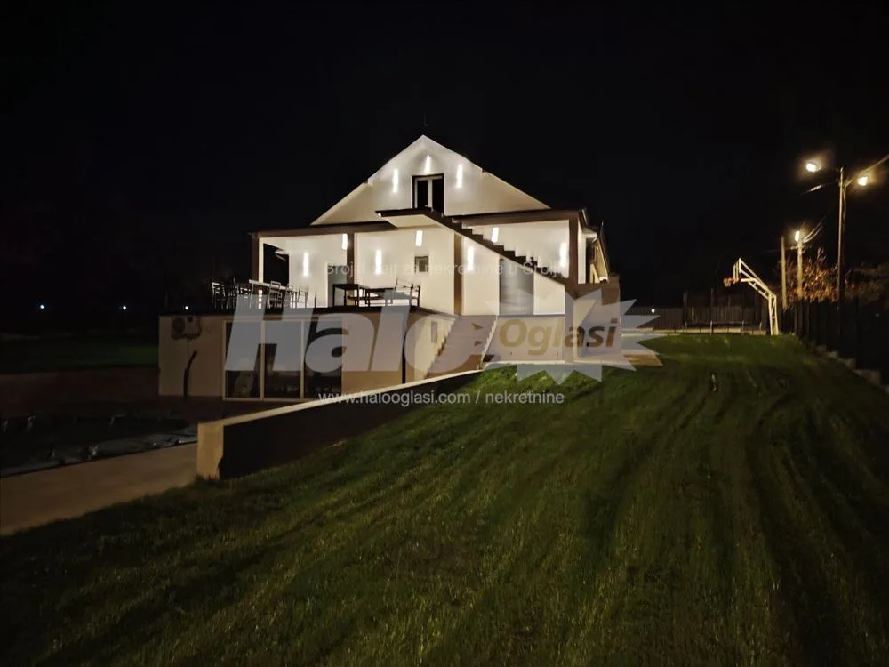 Luksuzna vila sa bazenom samo 30 min od Beograda — 10