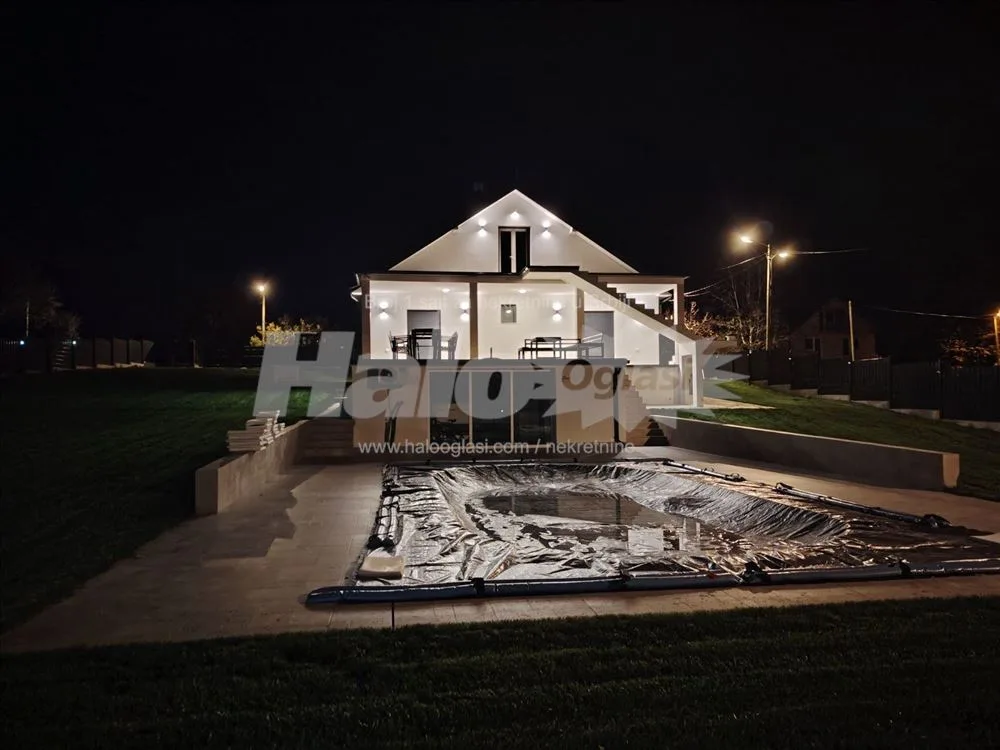 Luksuzna vila sa bazenom samo 30 min od Beograda — 11