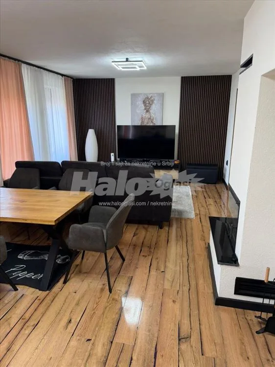 Luksuzno opremljena kuća u mirnom delu grada — 3