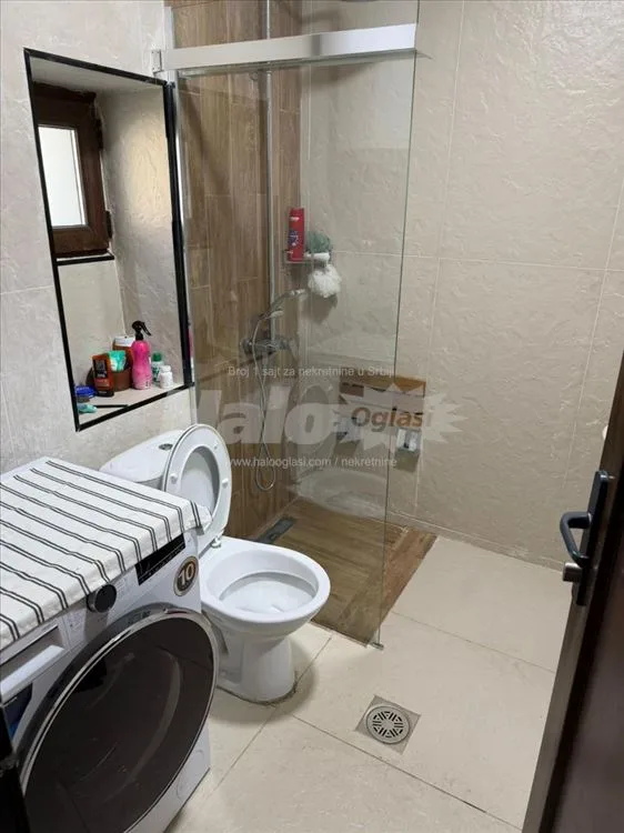 Luksuzno opremljena kuća u mirnom delu grada — 14