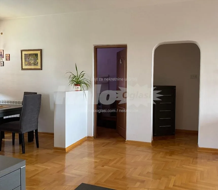 Lux 2,5 namesten stan, u cenu ukljucen info stan — 4