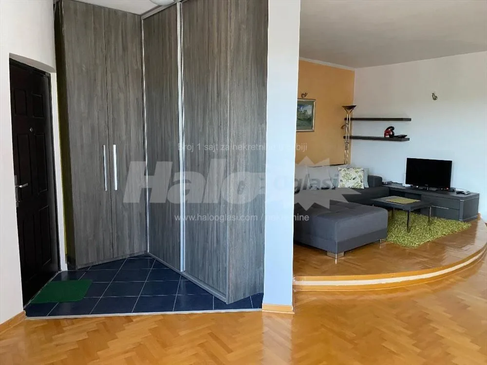 Lux 2,5 namesten stan, u cenu ukljucen info stan — 5