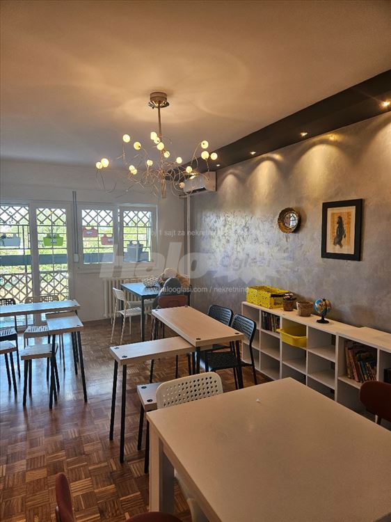 LUX 3.5 soban stan blok 44 - pored reke — 3