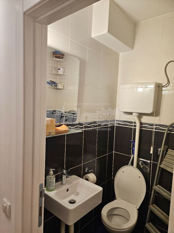 LUX 3.5 soban stan blok 44 - pored reke — 9
